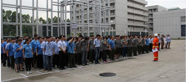 尊龙凯时东莞新材料举行“强化红线意识，促进安全发展”为主题的消防演习